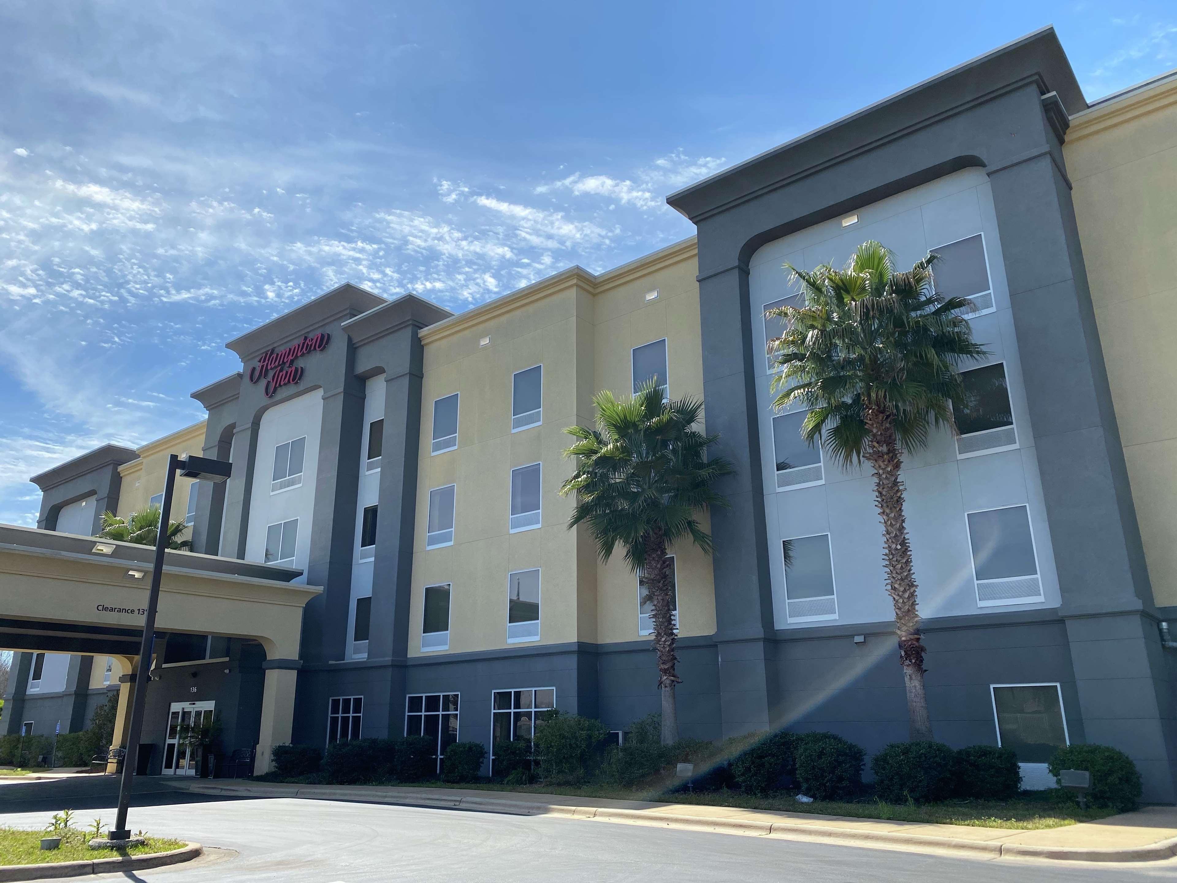 Hampton Inn By Hilton Leesville Fort Johnson Exterior foto