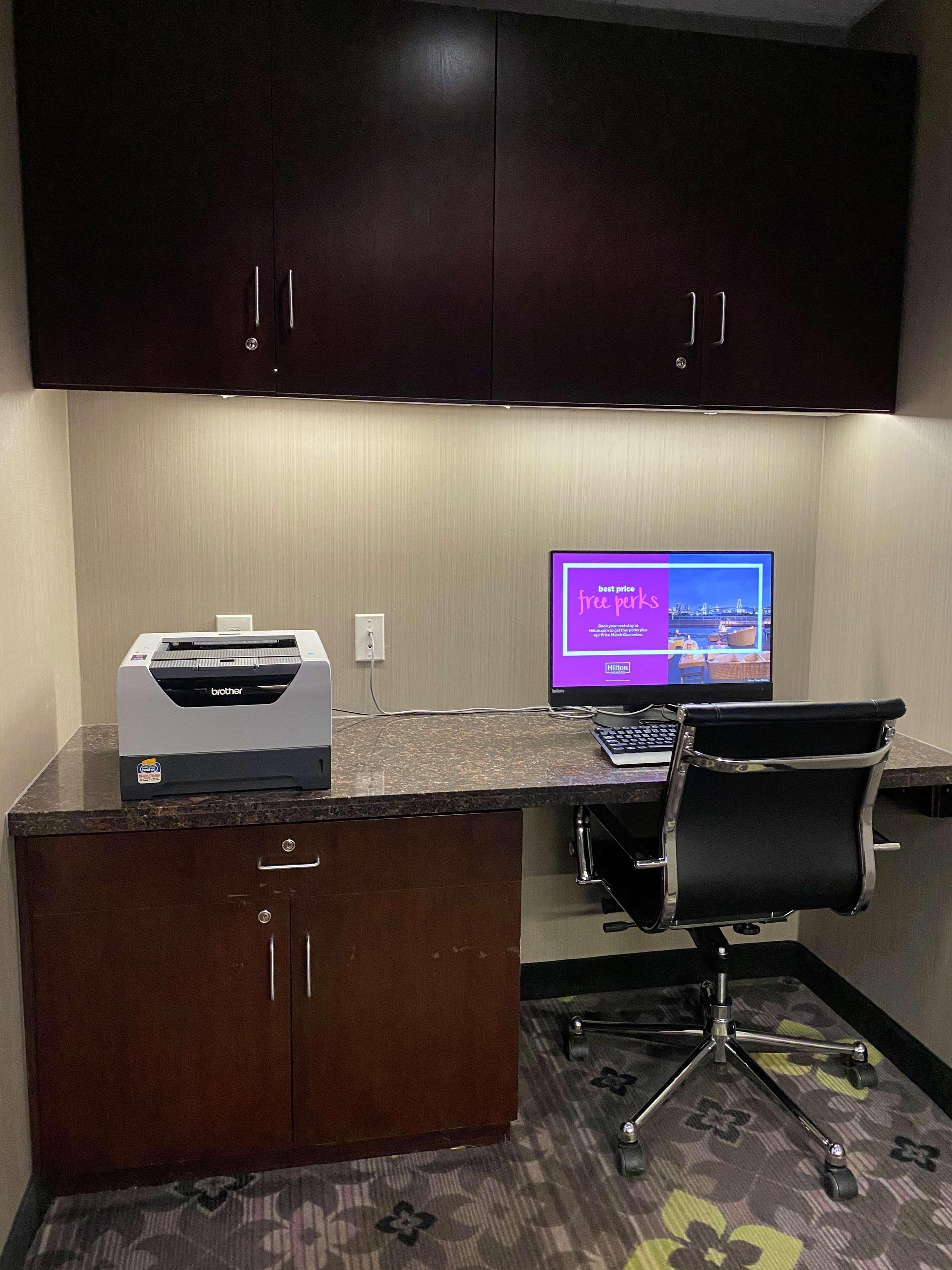 Hampton Inn By Hilton Leesville Fort Johnson Exterior foto