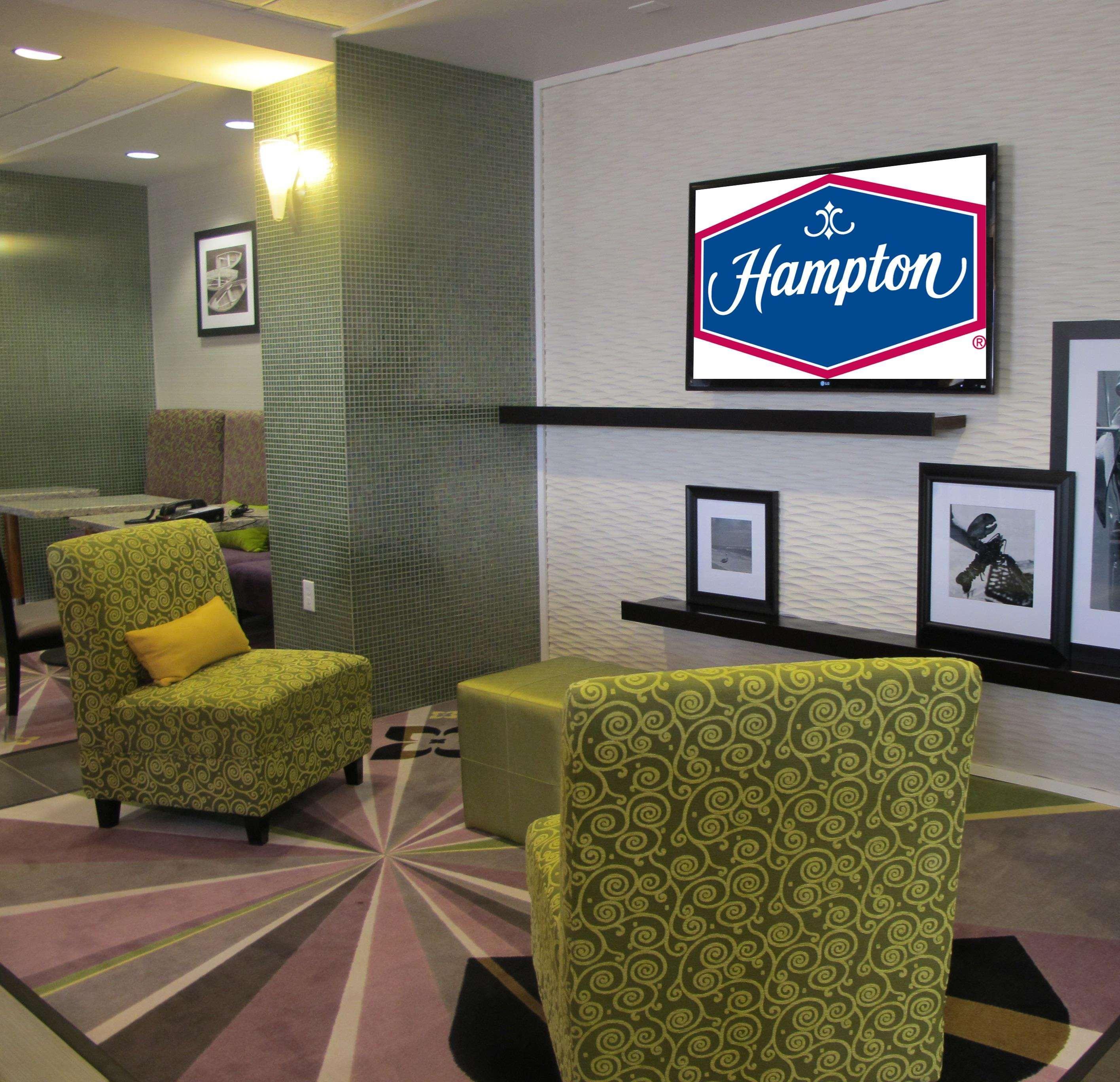 Hampton Inn By Hilton Leesville Fort Johnson Interior foto