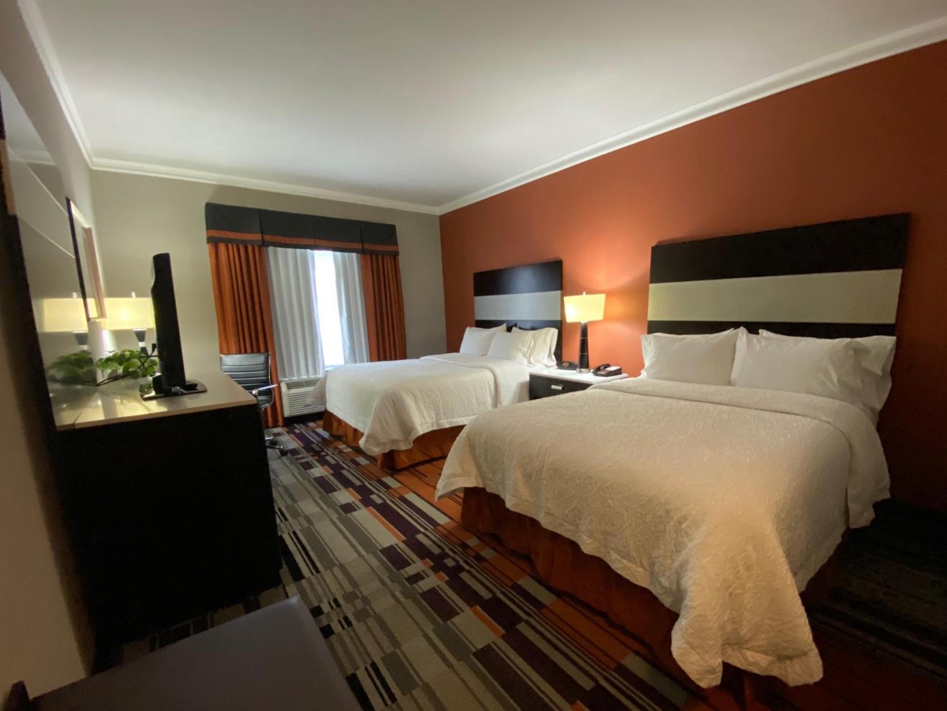 Hampton Inn By Hilton Leesville Fort Johnson Exterior foto