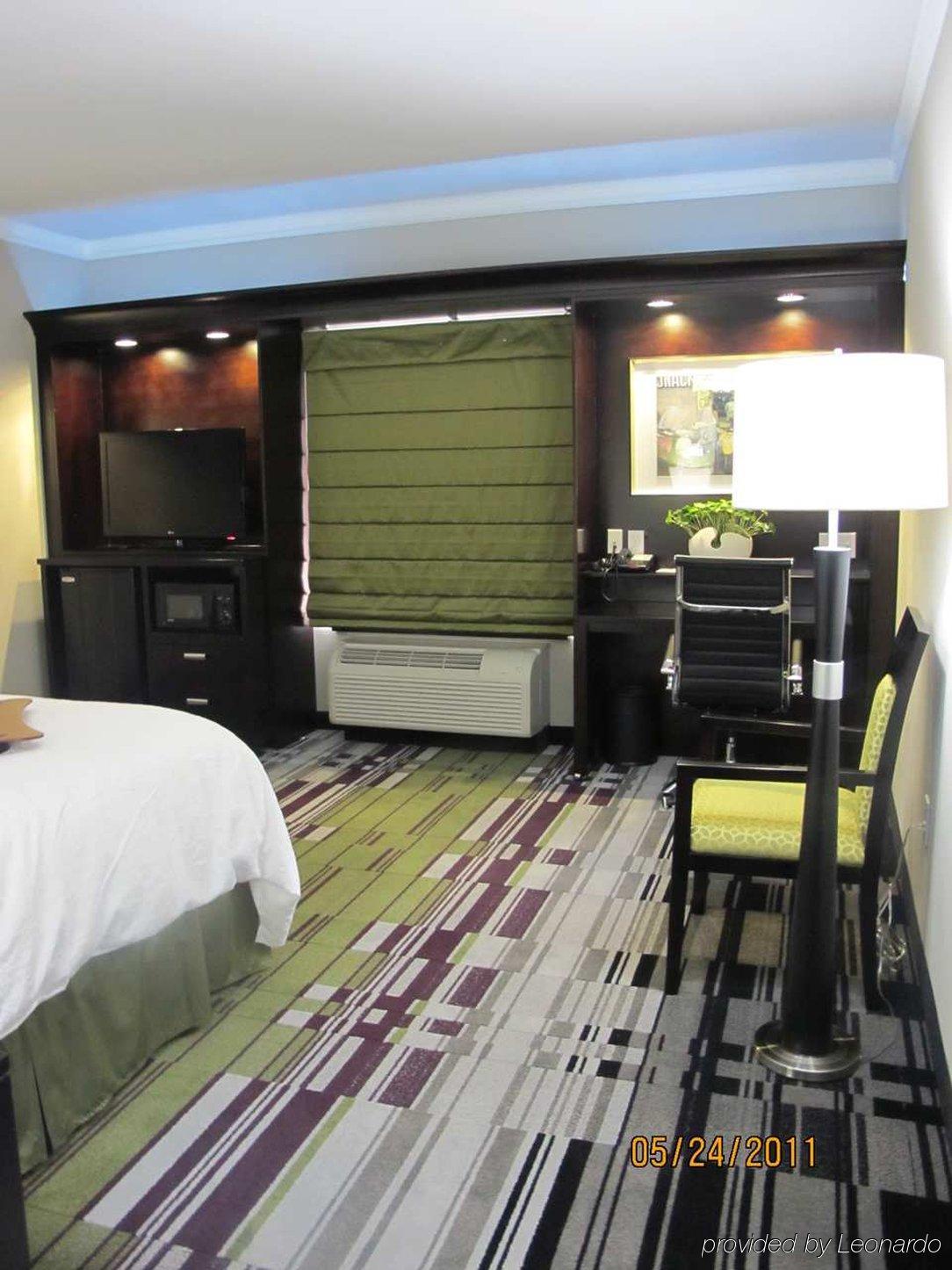 Hampton Inn By Hilton Leesville Fort Johnson Habitación foto